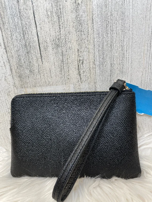 Wristlet Designer By Coach  Size: Small