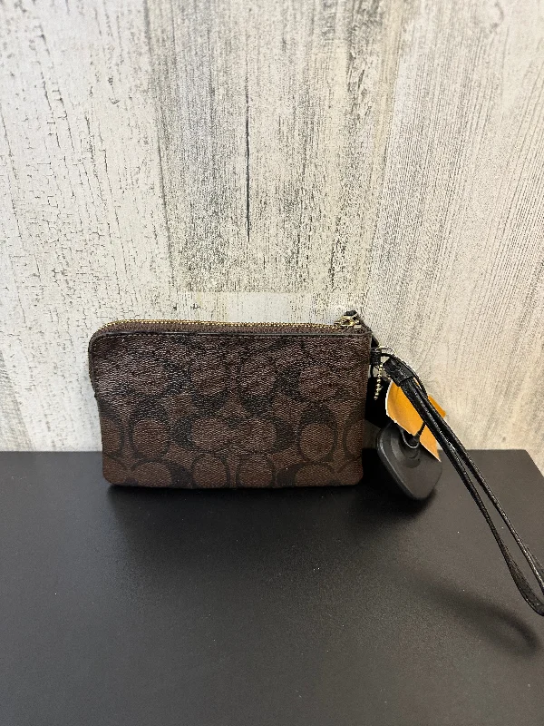 Wristlet Designer By Coach  Size: Small