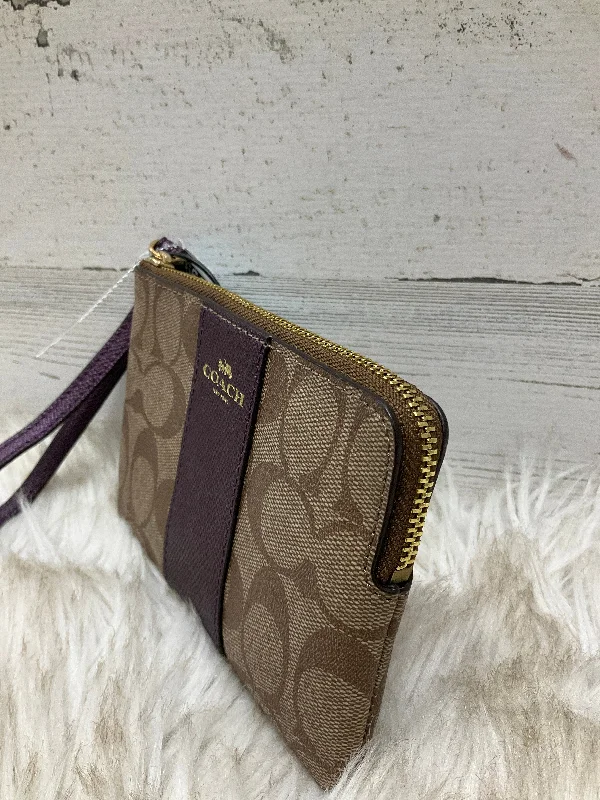 Wristlet Designer By Coach  Size: Small