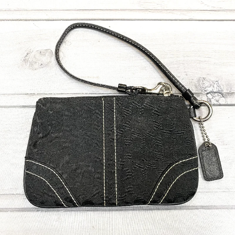 Wristlet Designer By Coach  Size: Small