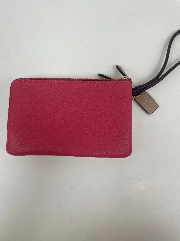 Wristlet Designer By Coach  Size: Small