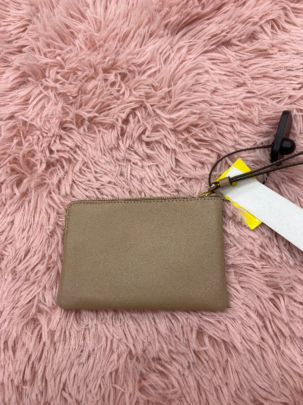 Wristlet Designer By Coach  Size: Small