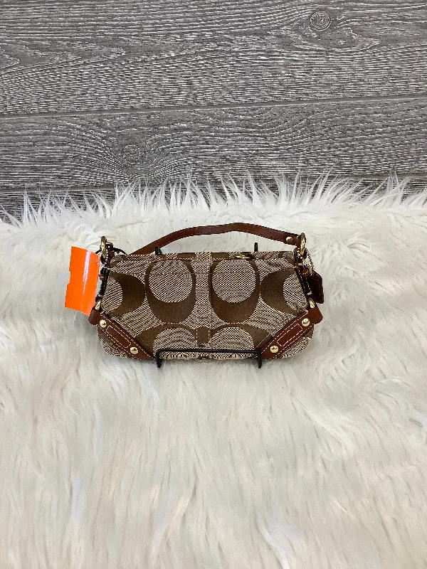 Wristlet Designer By Coach  Size: Small